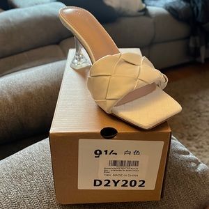 BRAND NEW*** Women’s square open toe sandals